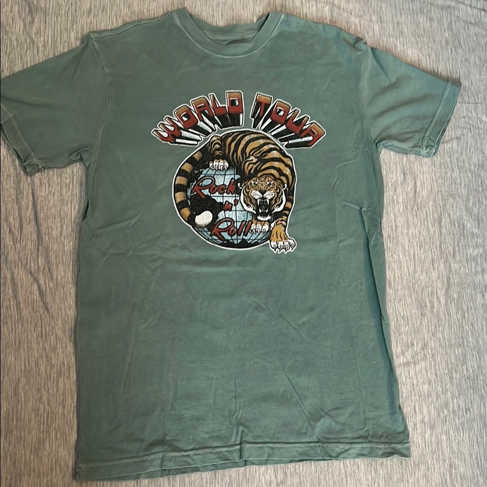 World Town Graphic Tee - Green